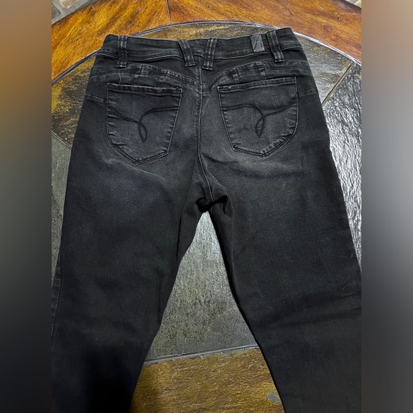Royalty For Me black ankle jeans. Size 8. Preowned. - Picture 9 of 15